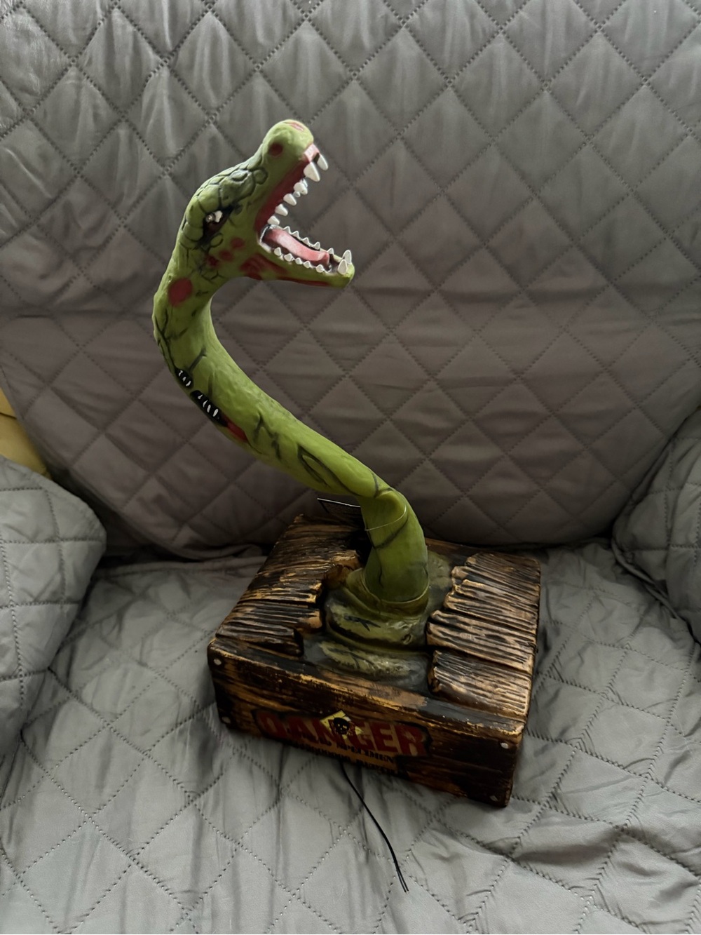 Amscan Zombie Reptile Snake Animated Lights & Sound  - Green NEW